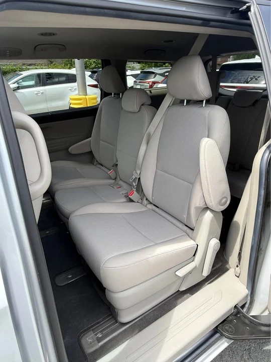 2020 Kia Carnival - Image 7 of 12