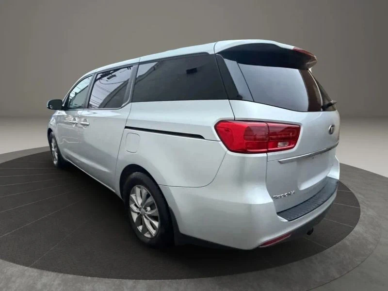 2020 Kia Carnival - Image 7 of 12