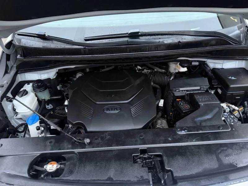 2020 Kia Carnival - Image 11 of 12