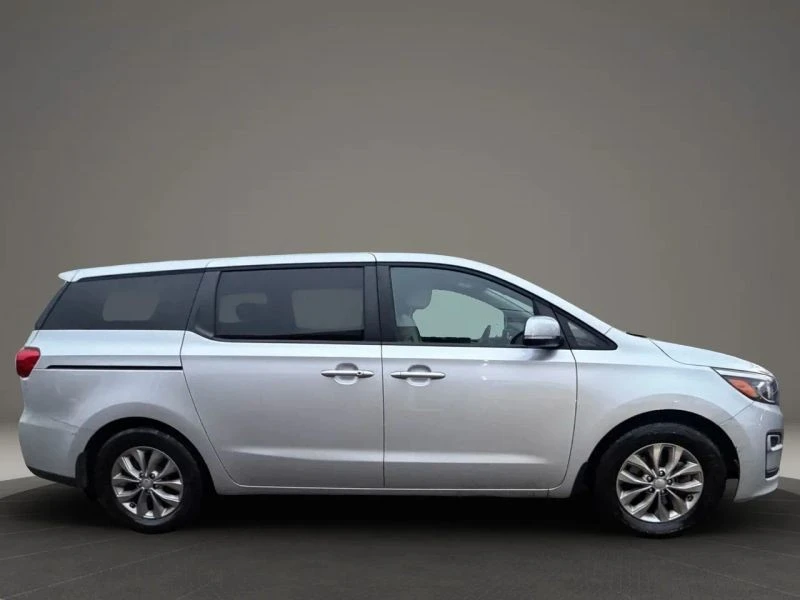 2020 Kia Carnival - Image 4 of 12