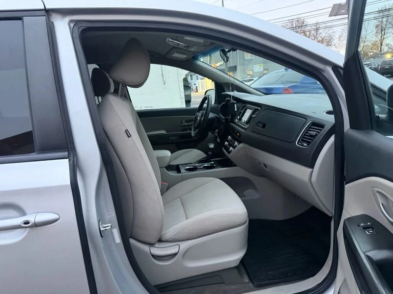 2020 Kia Carnival - Image 12 of 12