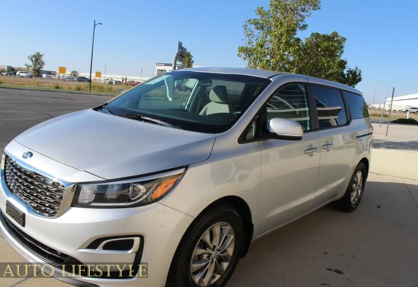 2020 Kia Carnival - Image 15 of 21