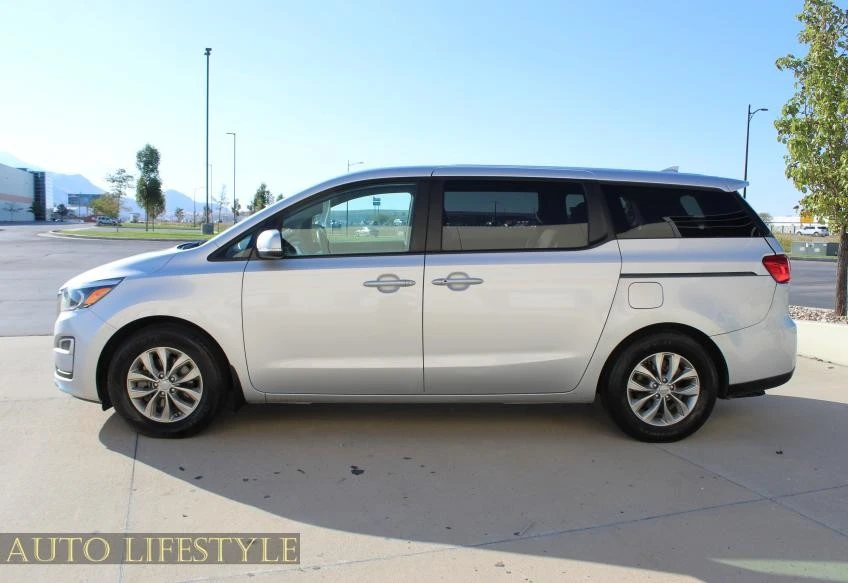 2020 Kia Carnival - Image 11 of 21