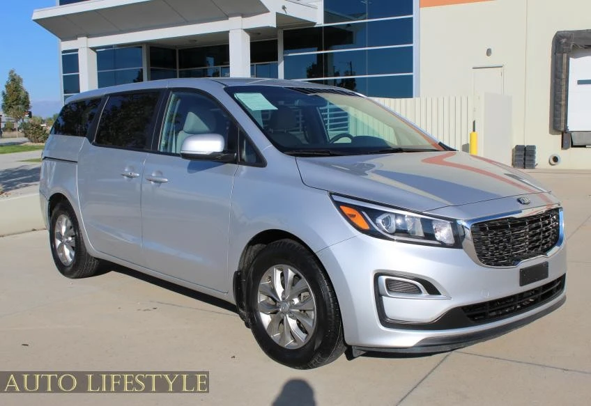 2020 Kia Carnival - Image 2 of 21