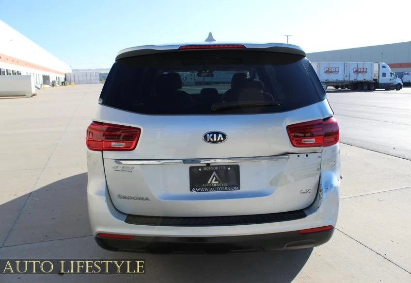 2020 Kia Carnival - Image 14 of 21