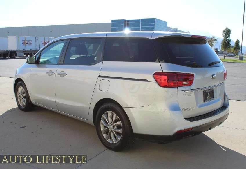 2020 Kia Carnival - Image 8 of 21