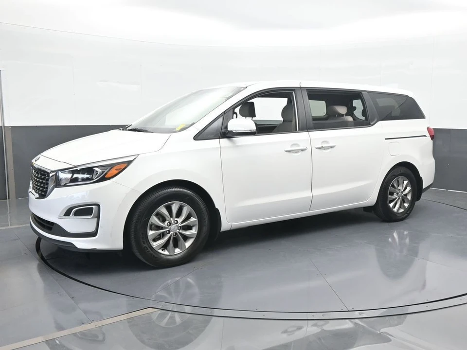 2020 Kia Carnival - Image 5 of 12