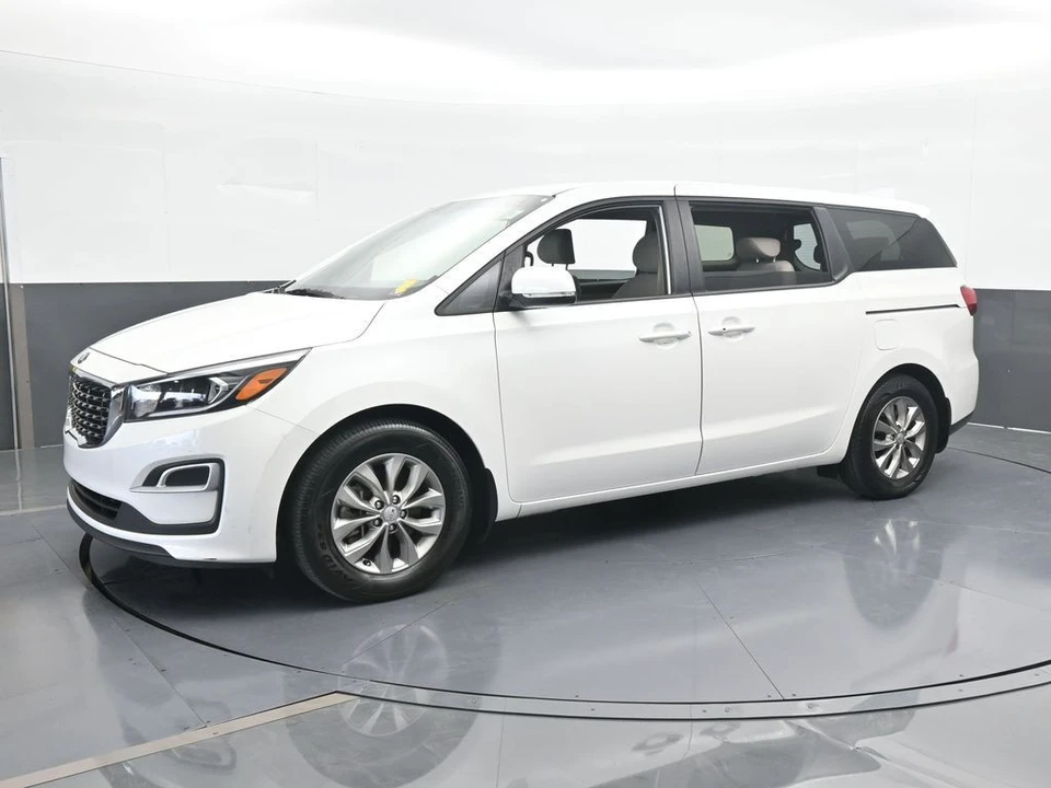 2020 Kia Carnival - Image 3 of 12