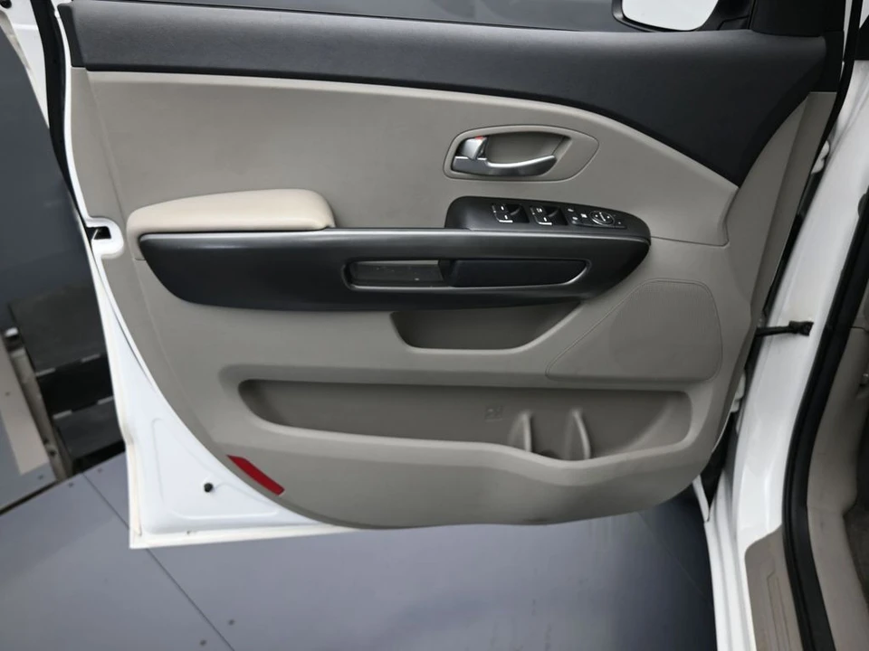 2020 Kia Carnival - Image 12 of 12