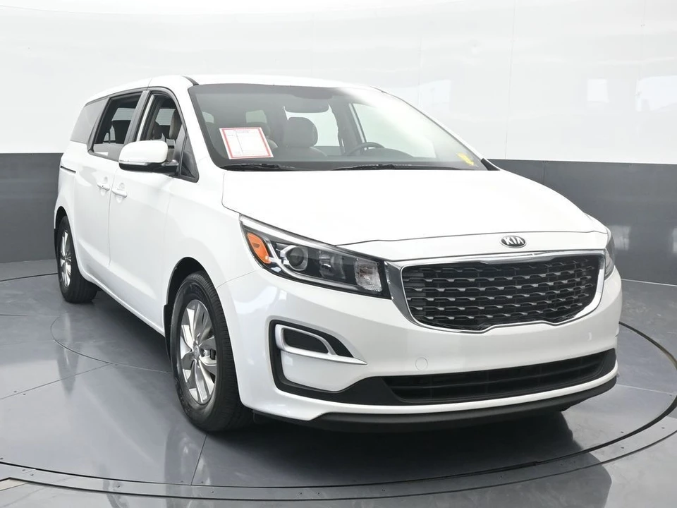 2020 Kia Carnival - Image 9 of 12