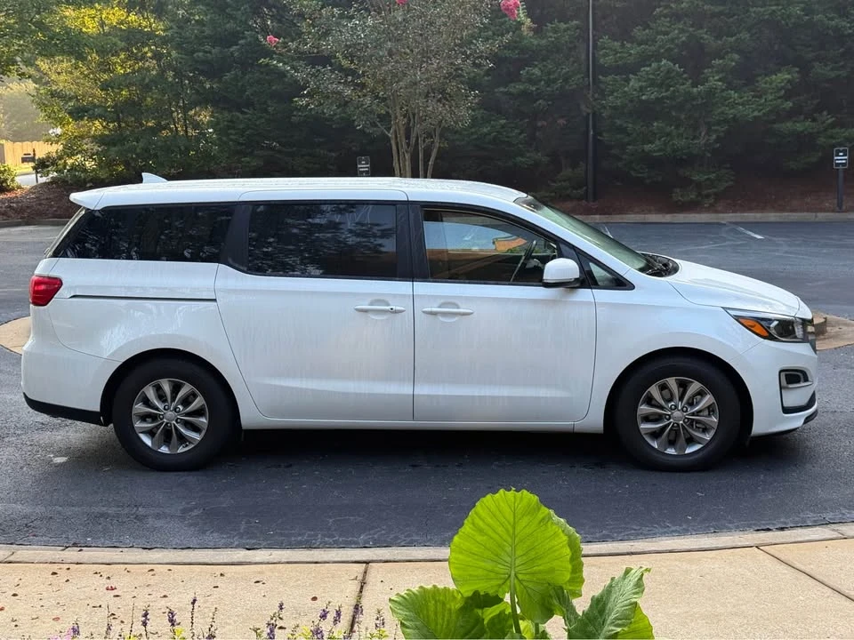 2020 Kia Carnival - Image 4 of 20
