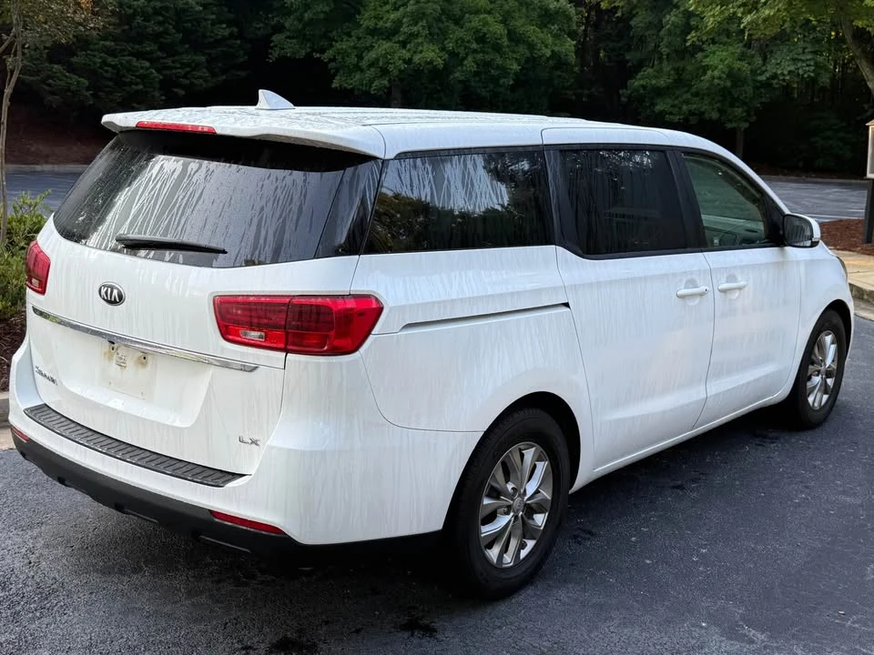 2020 Kia Carnival - Image 5 of 20
