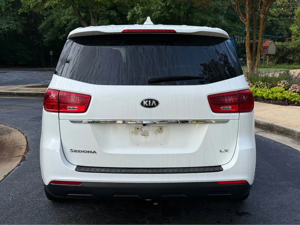 2020 Kia Carnival - Image 6 of 20