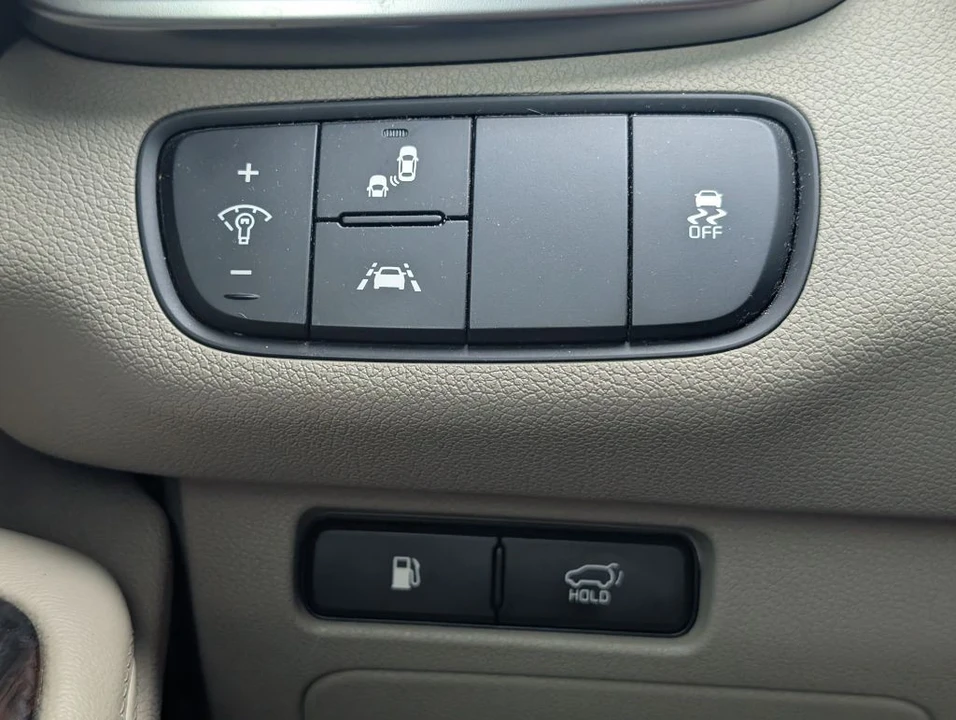 2020 Kia Sorento - Image 13 of 21