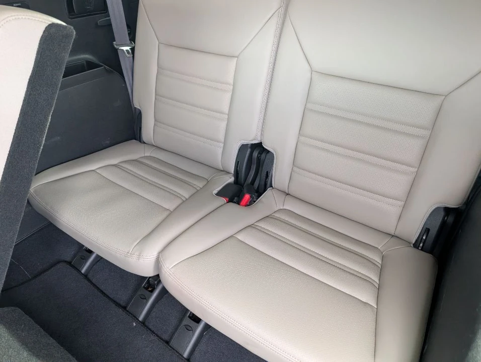 2020 Kia Sorento - Image 11 of 21