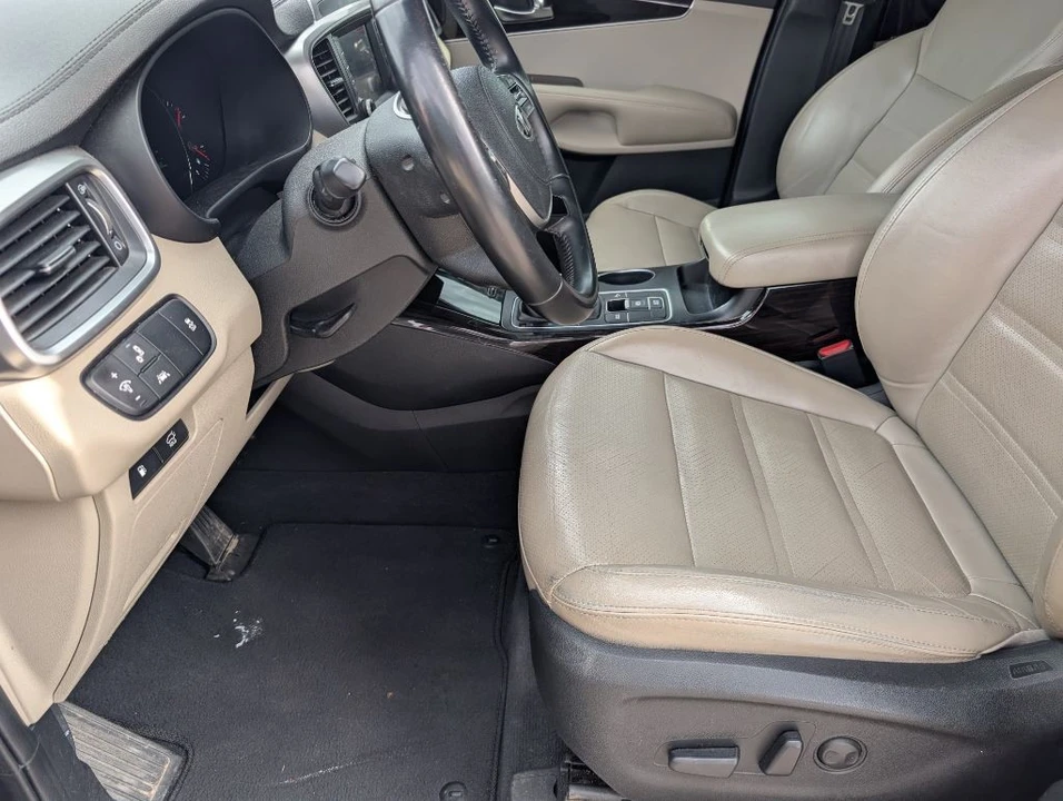 2020 Kia Sorento - Image 9 of 21