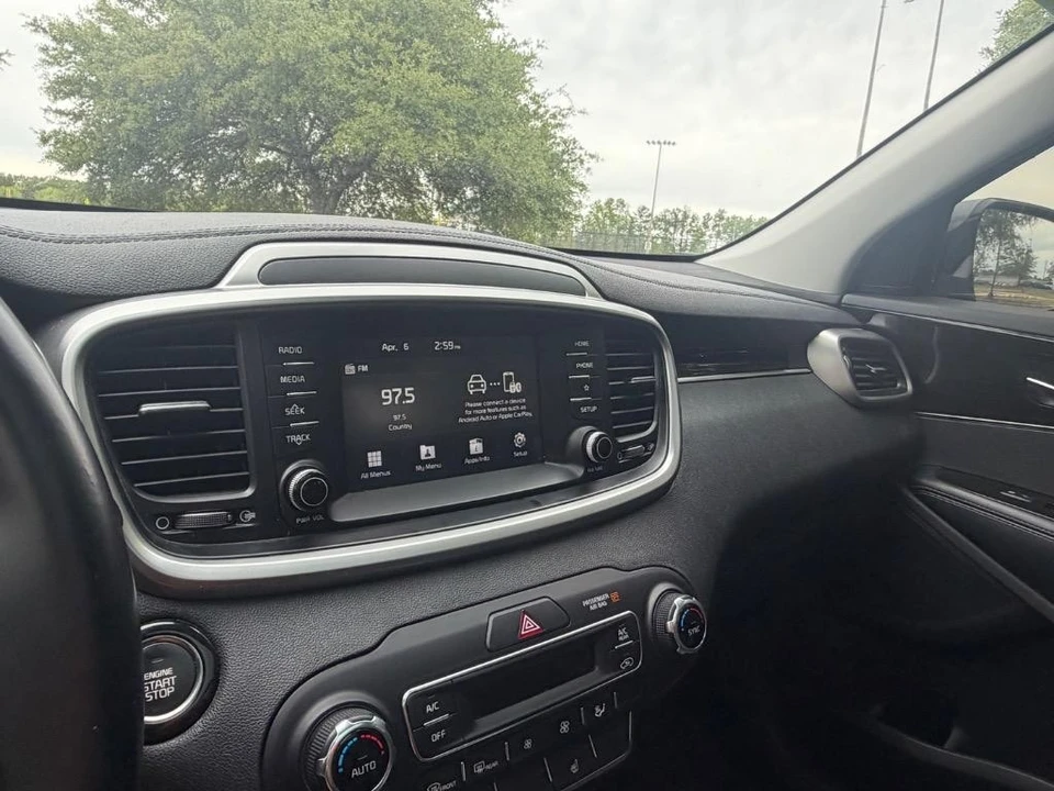 2020 Kia Sorento - Image 12 of 21