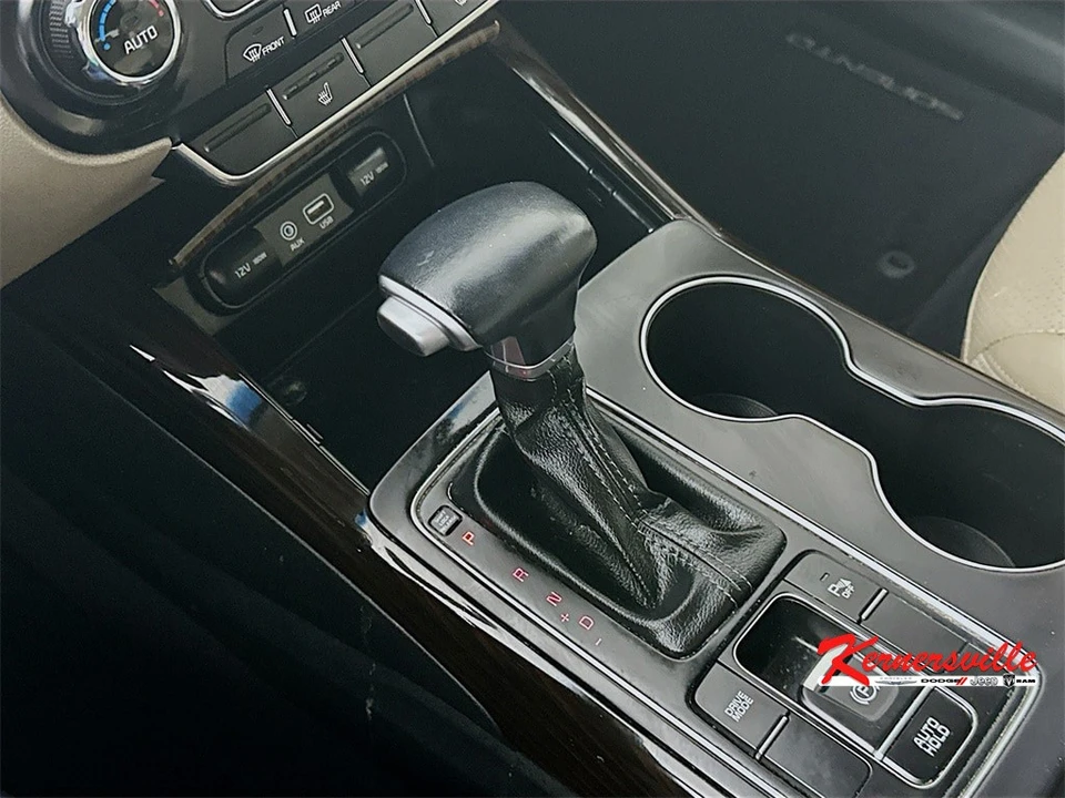 2020 Kia Sorento - Image 16 of 21
