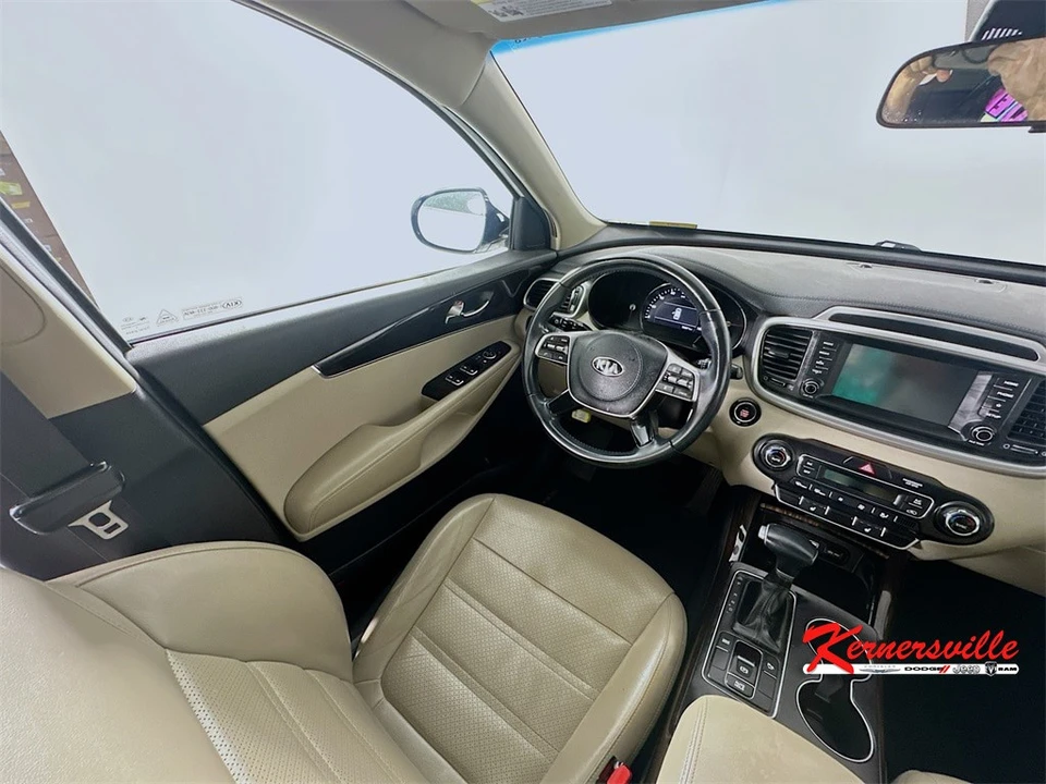 2020 Kia Sorento - Image 9 of 12