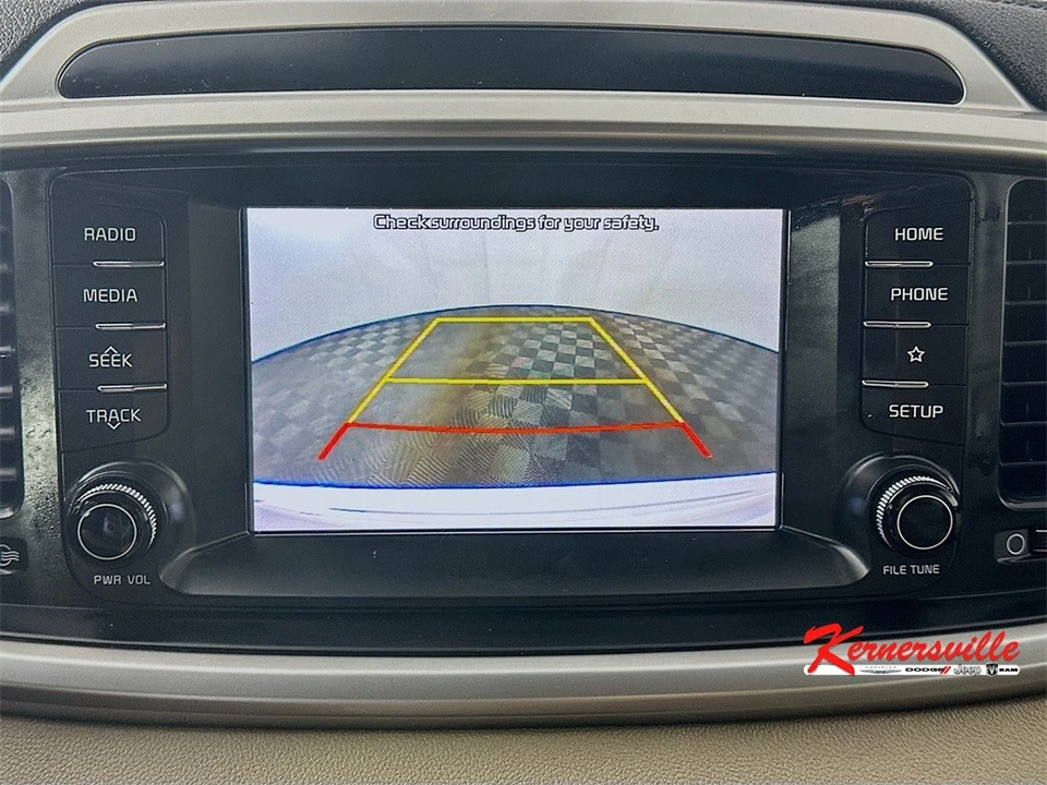 2020 Kia Sorento - Image 20 of 21