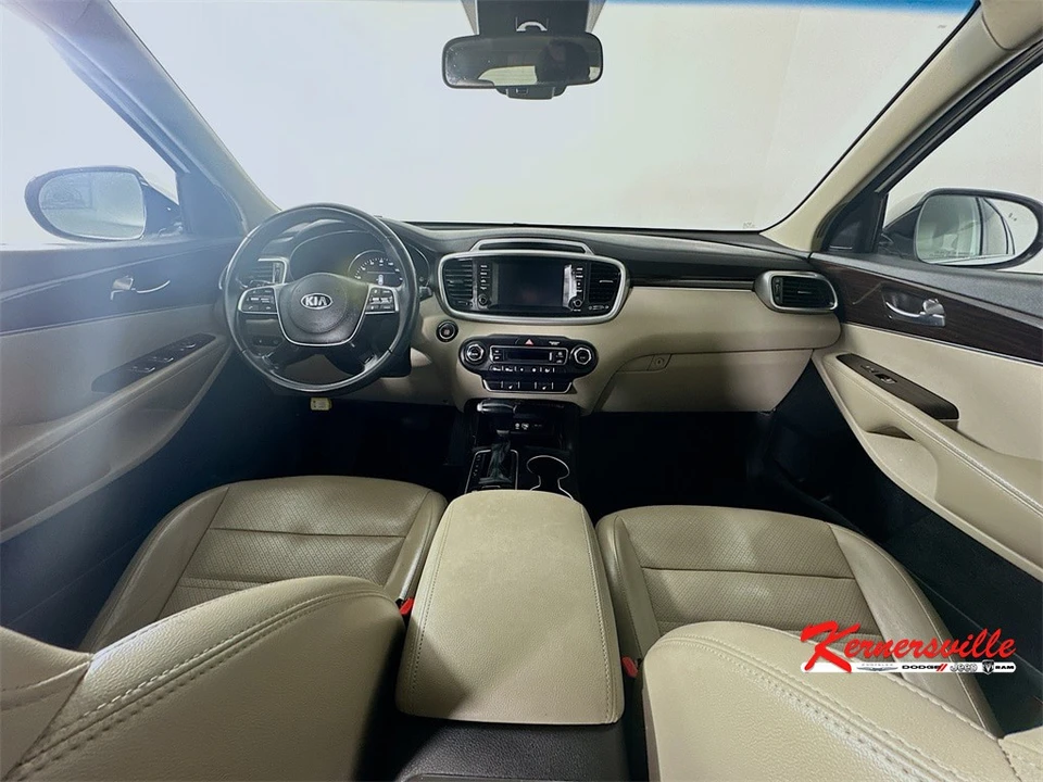 2020 Kia Sorento - Image 10 of 21