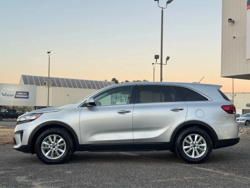 2020 Kia Sorento - Image 2 of 12