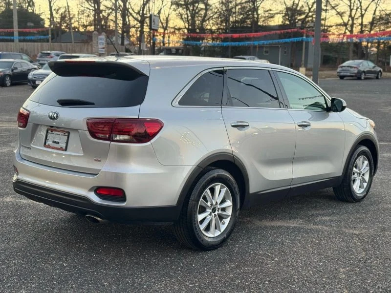 2020 Kia Sorento - Image 5 of 12