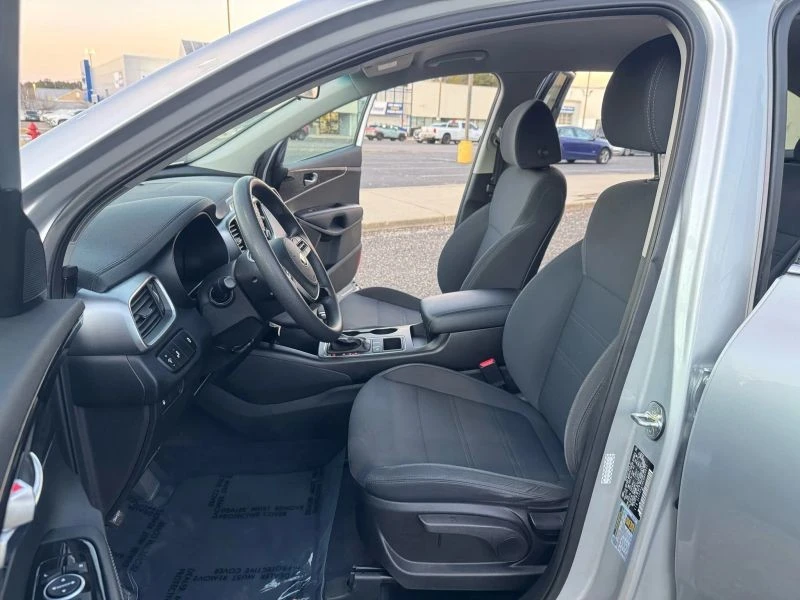 2020 Kia Sorento - Image 9 of 12