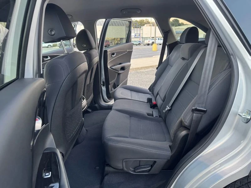 2020 Kia Sorento - Image 11 of 12