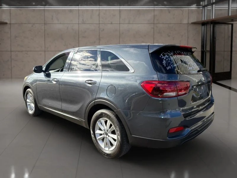 2020 Kia Sorento - Image 8 of 12