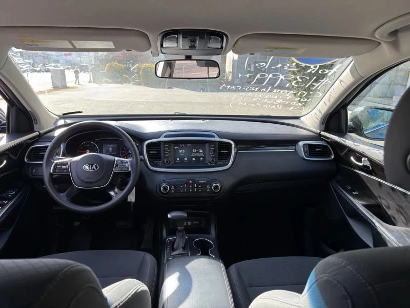2020 Kia Sorento - Image 10 of 12