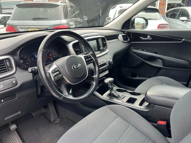 2020 Kia Sorento - Image 10 of 12