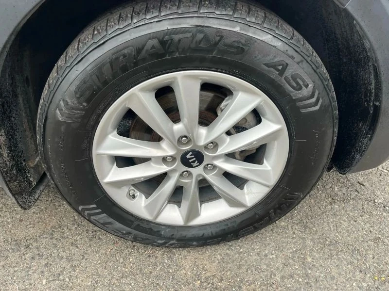 2020 Kia Sorento - Image 9 of 12