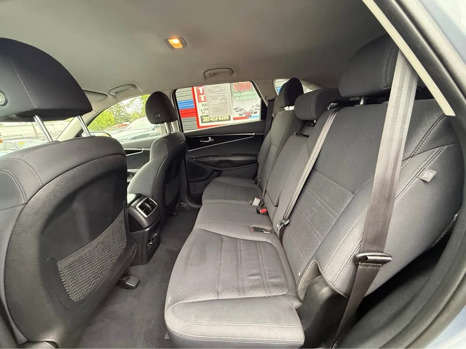 2020 Kia Sorento - Image 4 of 11