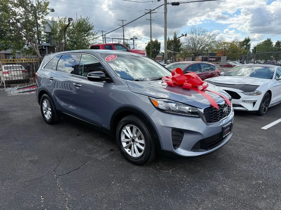 2020 Kia Sorento - Image 2 of 11