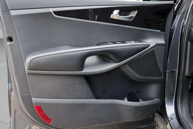 2020 Kia Sorento - Image 14 of 21