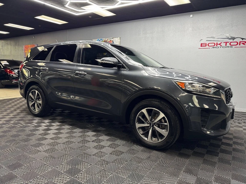 2020 Kia Sorento - Image 2 of 12