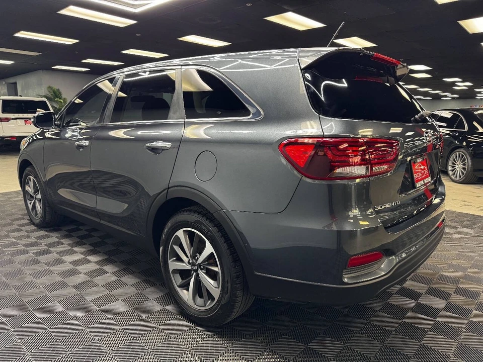 2020 Kia Sorento - Image 9 of 12