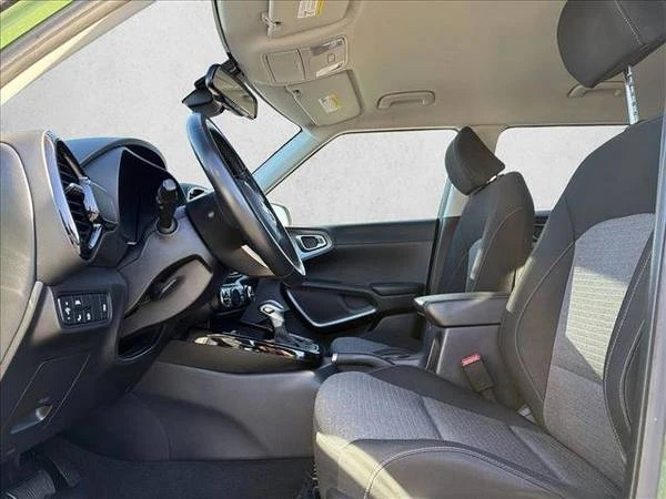2020 Kia Soul - Image 11 of 21