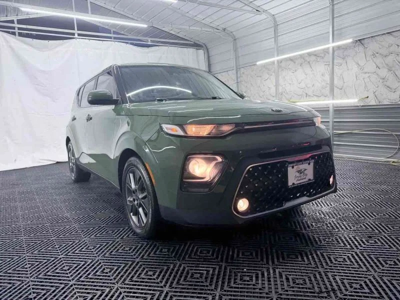 2020 Kia Soul - Image 9 of 12