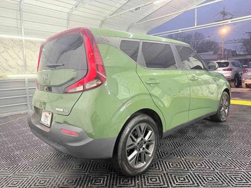 2020 Kia Soul - Image 7 of 12