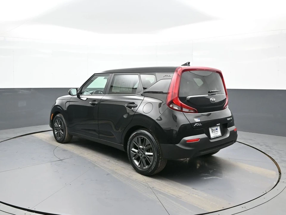 2020 Kia Soul - Image 8 of 12