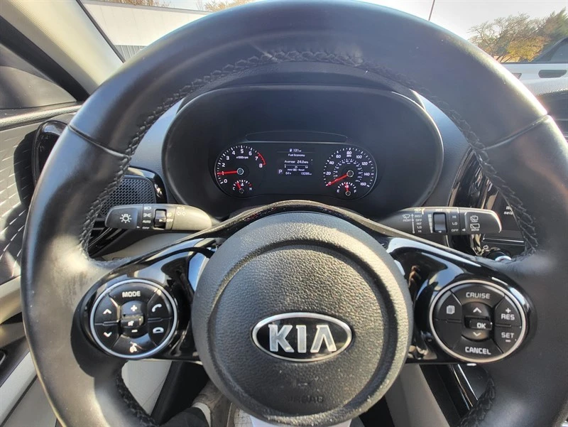 2020 Kia Soul - Image 9 of 17