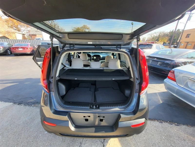2020 Kia Soul - Image 13 of 17