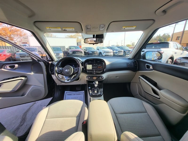 2020 Kia Soul - Image 12 of 17