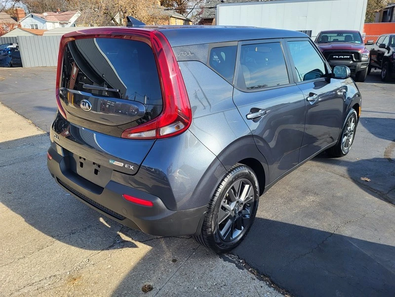 2020 Kia Soul - Image 6 of 17