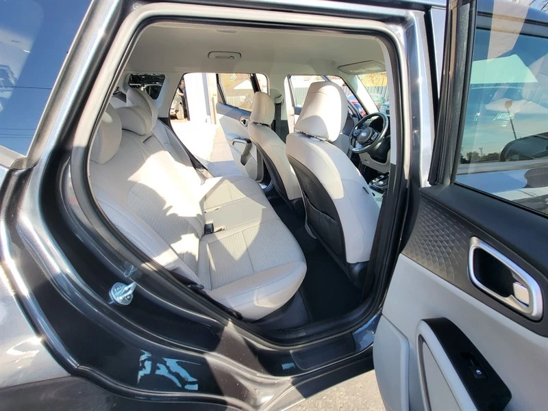 2020 Kia Soul - Image 14 of 17