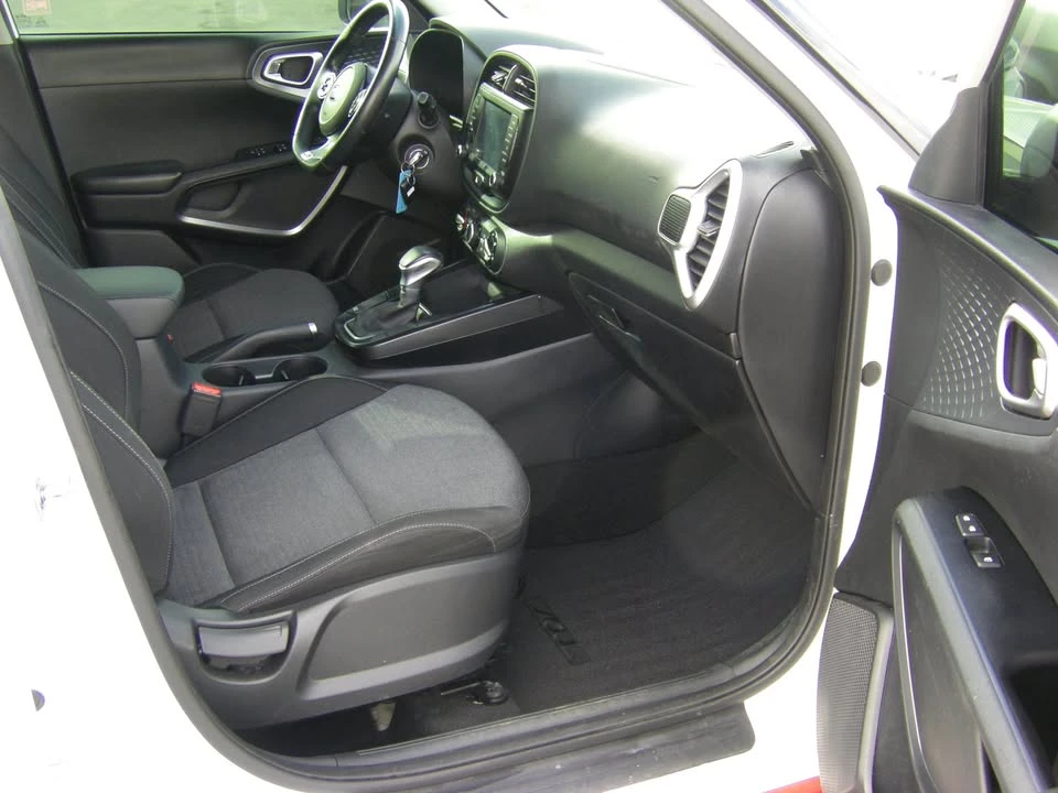2020 Kia Soul - Image 17 of 18