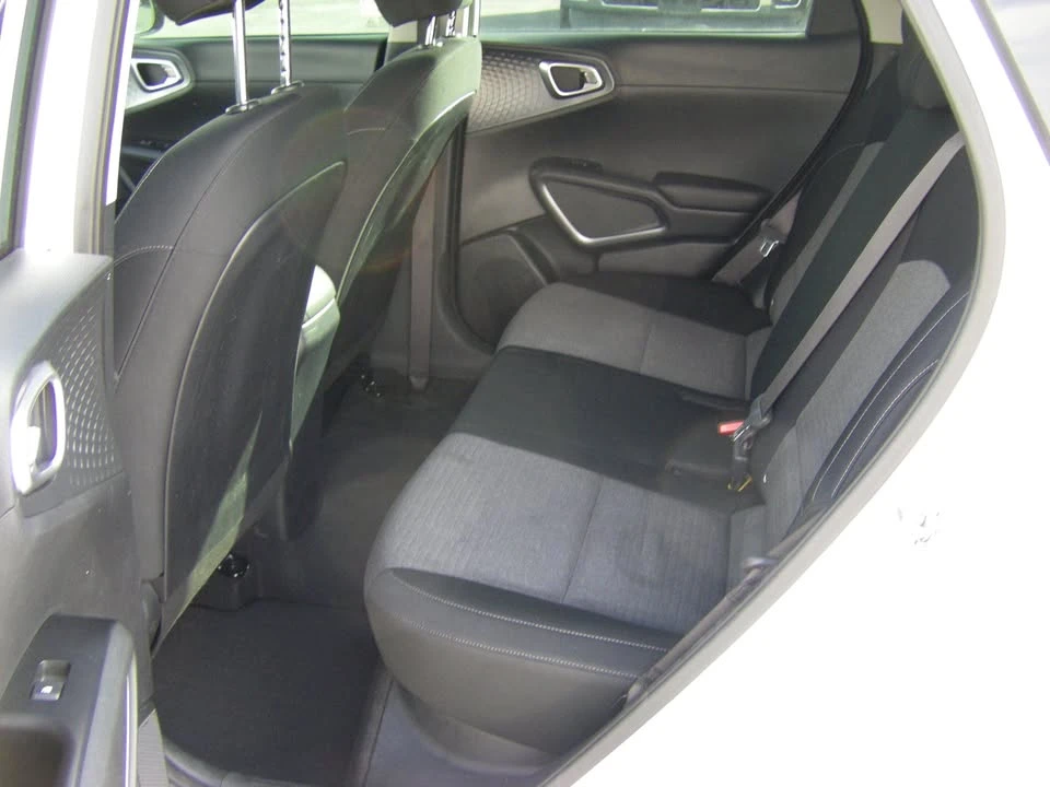 2020 Kia Soul - Image 9 of 18