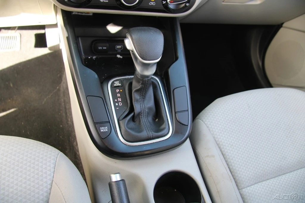 2020 Kia Soul - Image 17 of 21